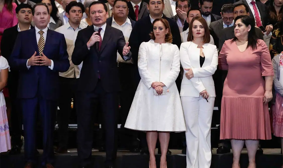 Senadores renuncian al PRI