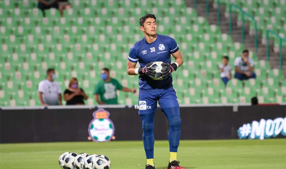 Jesús Iván Rodríguez Trujillo, guardameta del Puebla, defendió el marco en la jornada inaugural del torneo. Agencias