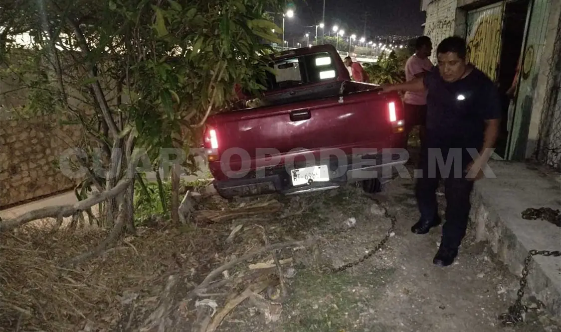 Por presunta persecución casi cae a canal de aguas