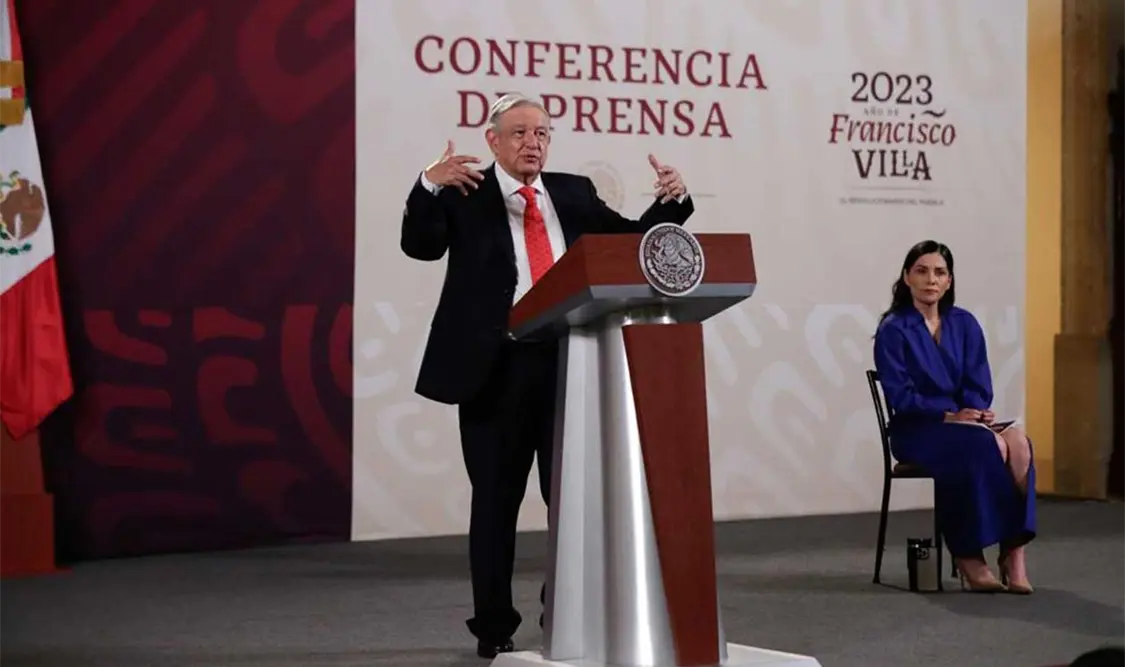 Celebra AMLO apreciación del peso ante el dólar