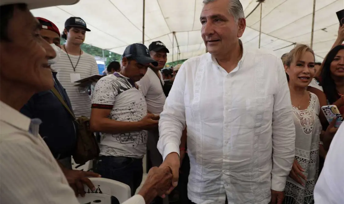 Recibe Adán muestras de cariño en Veracruz