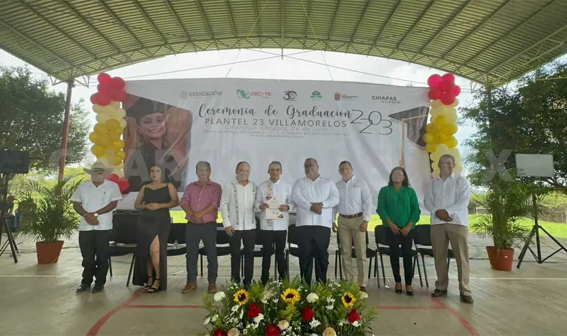Realizan ceremonia de graduación en plantel 23