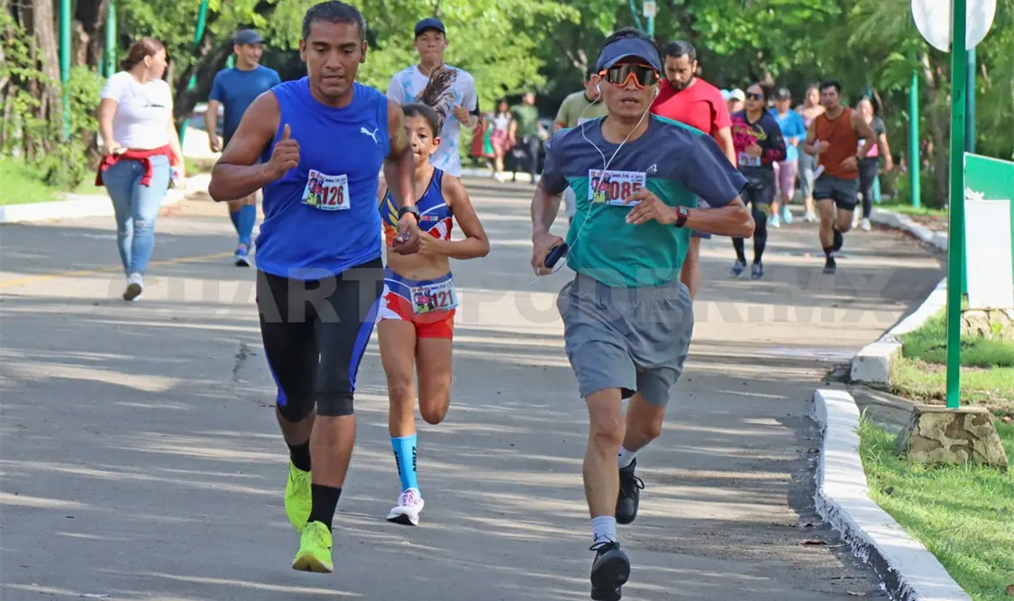 Tuxtlecos salen a correr por Naomi