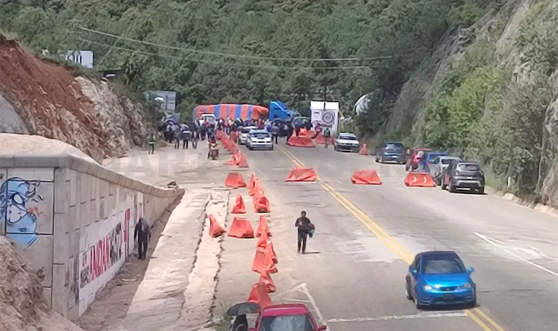 Bloquearon carretera de cuota San Cristóbal-Tuxtla