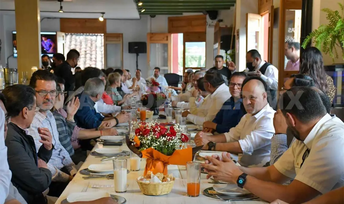 Secretario de Turismo federal se reúne con empresarios