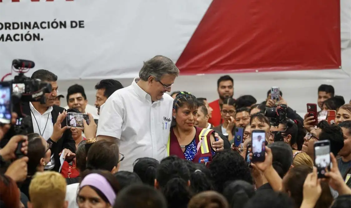 Ebrard continúa compartiendo el mensaje de la 4T