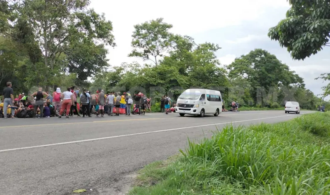 Nueva caravana avanza de Ciudad Hidalgo a Tapachula