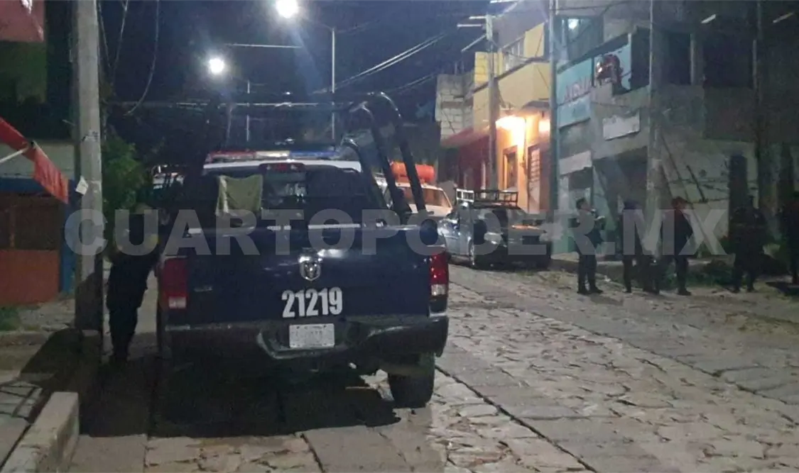 Balean a sujeto al interior de su casa