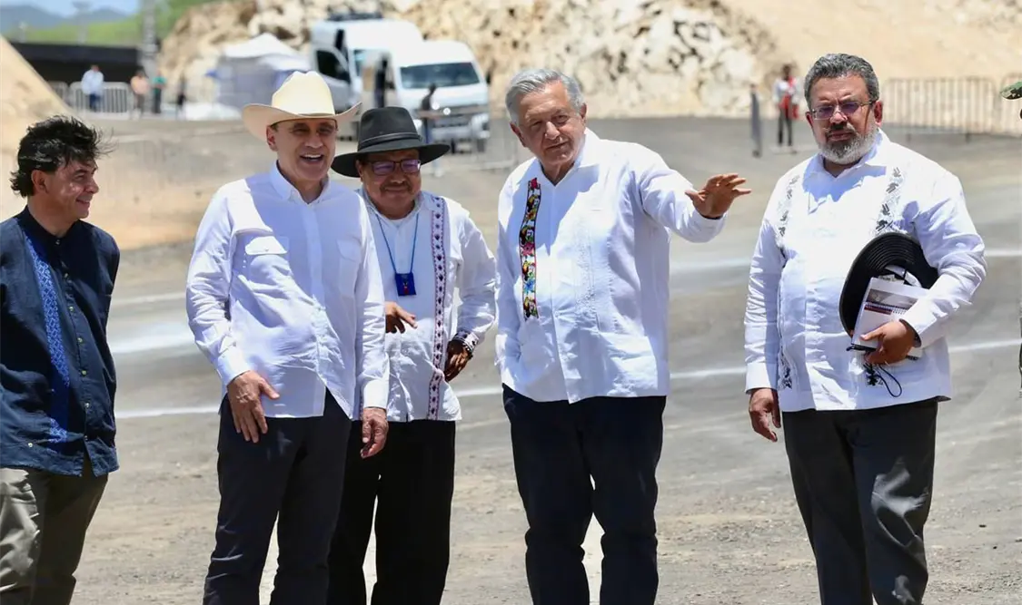 Grupo conservador es más de lo mismo: López Obrador