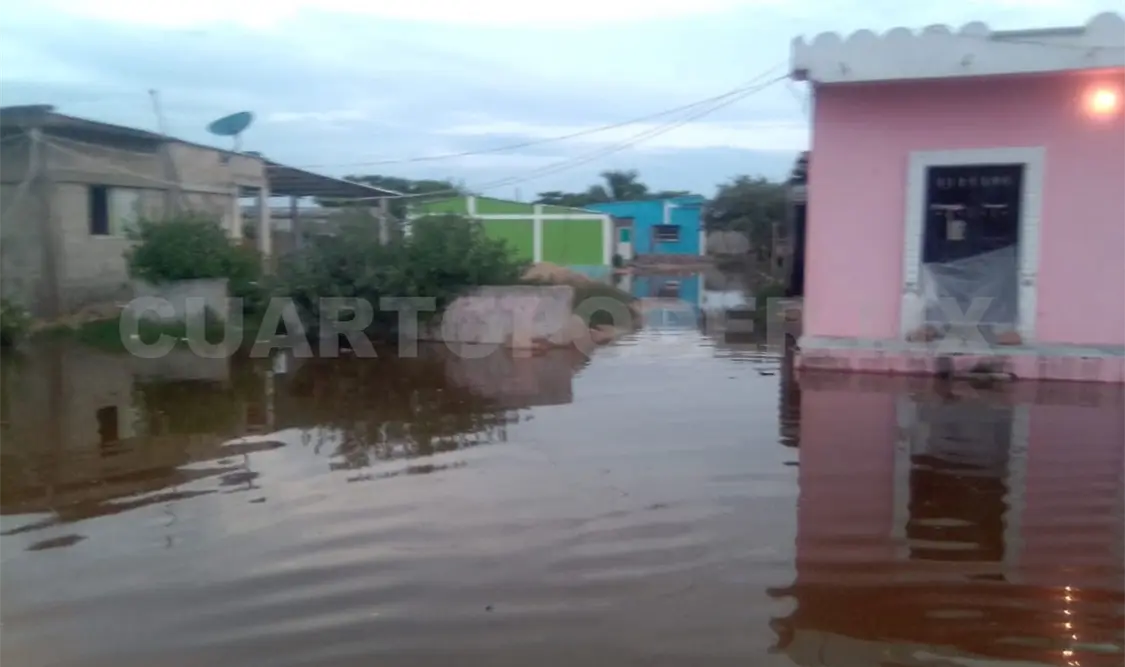 Familias temen que el mar se salga en Arriaga