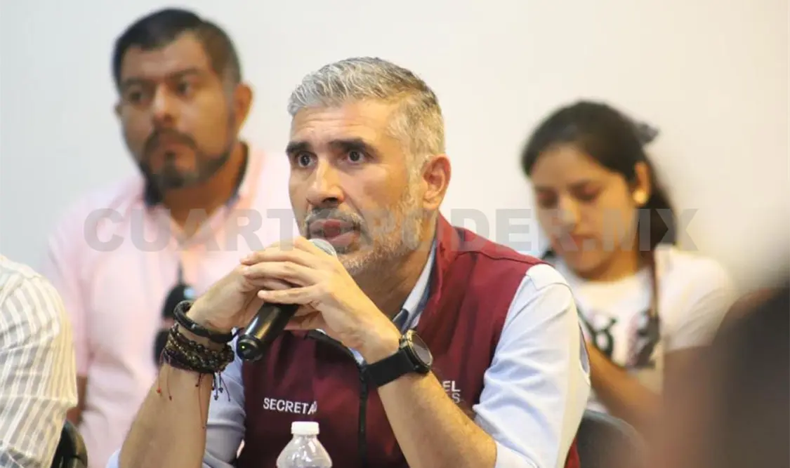 Escucha Ángel Torres voces de colectivos