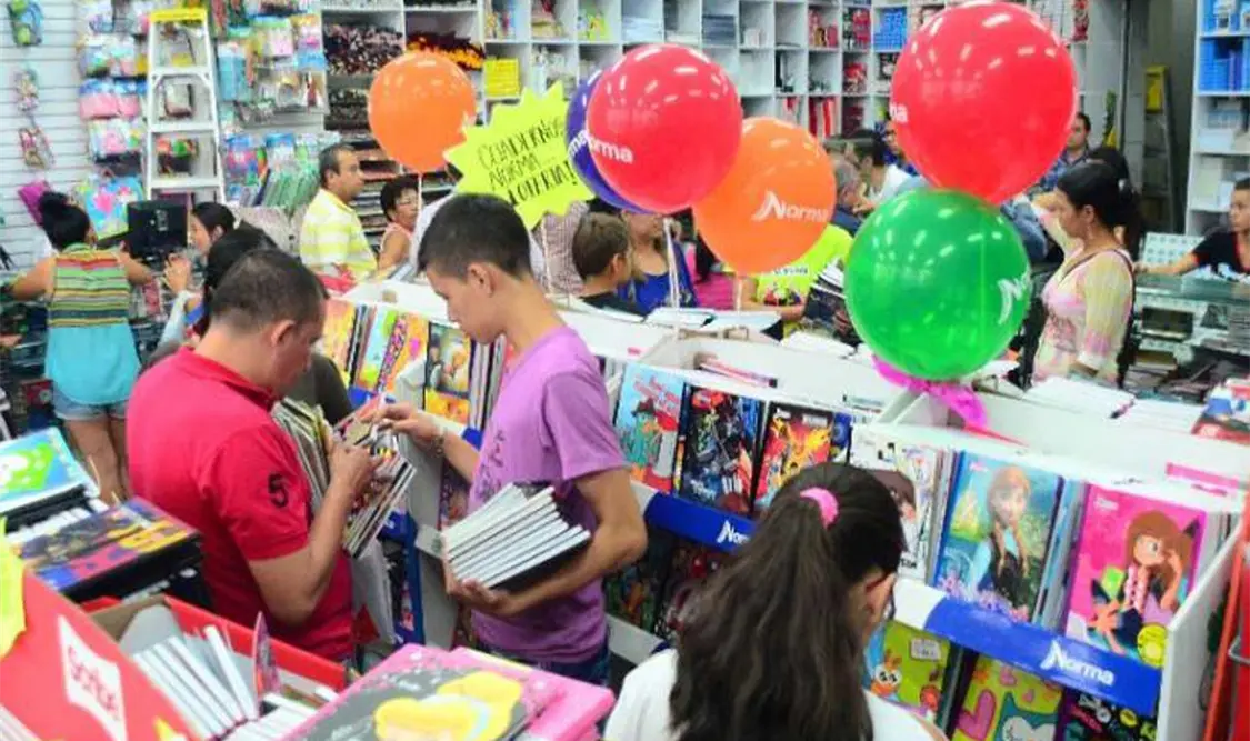 Indigna lista de útiles escolares