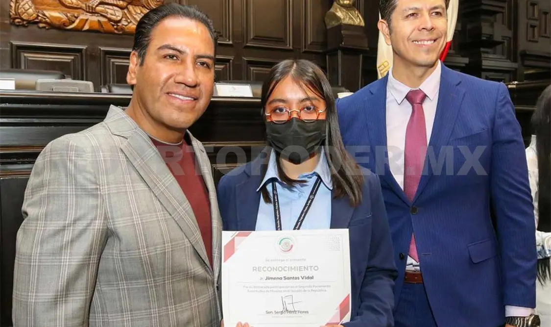 Exhorta a jóvenes a tomar las riendas del futuro del país