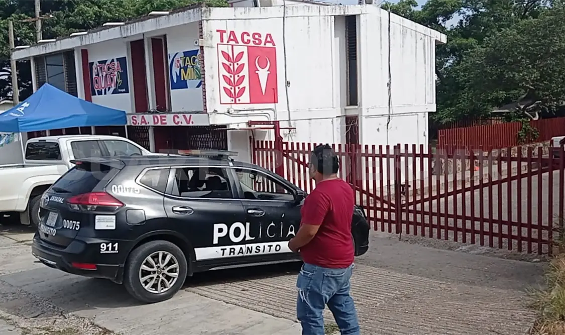 Velador de bodega es hallado muerto dentro de un baño