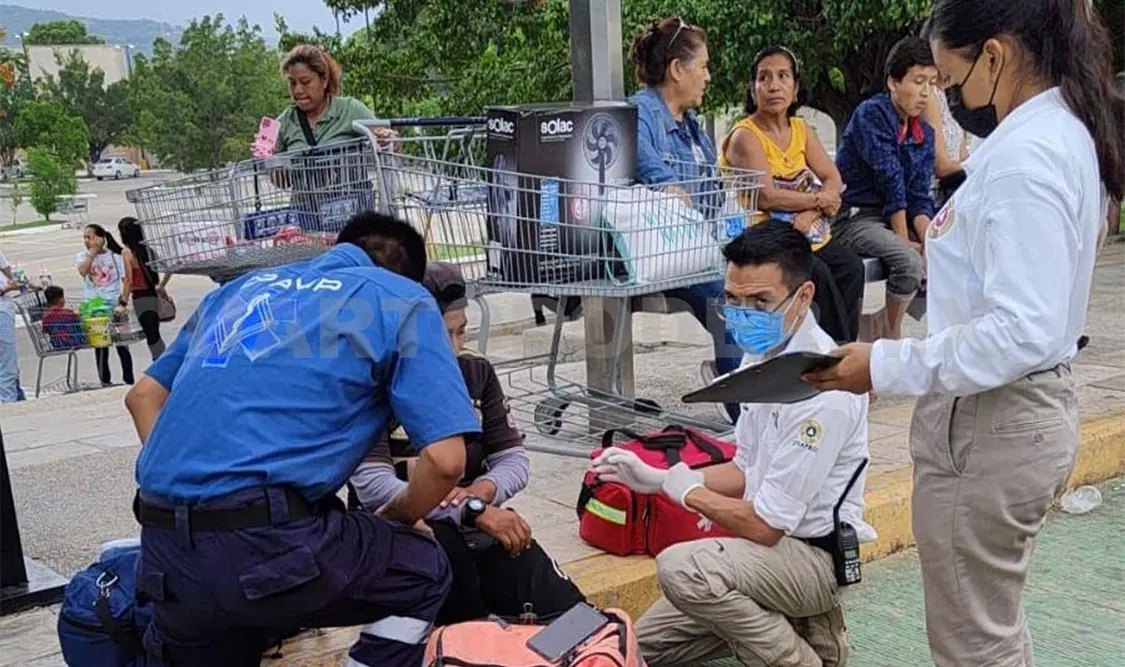 Motorrepartidora acaba con contusiones al ser embestida