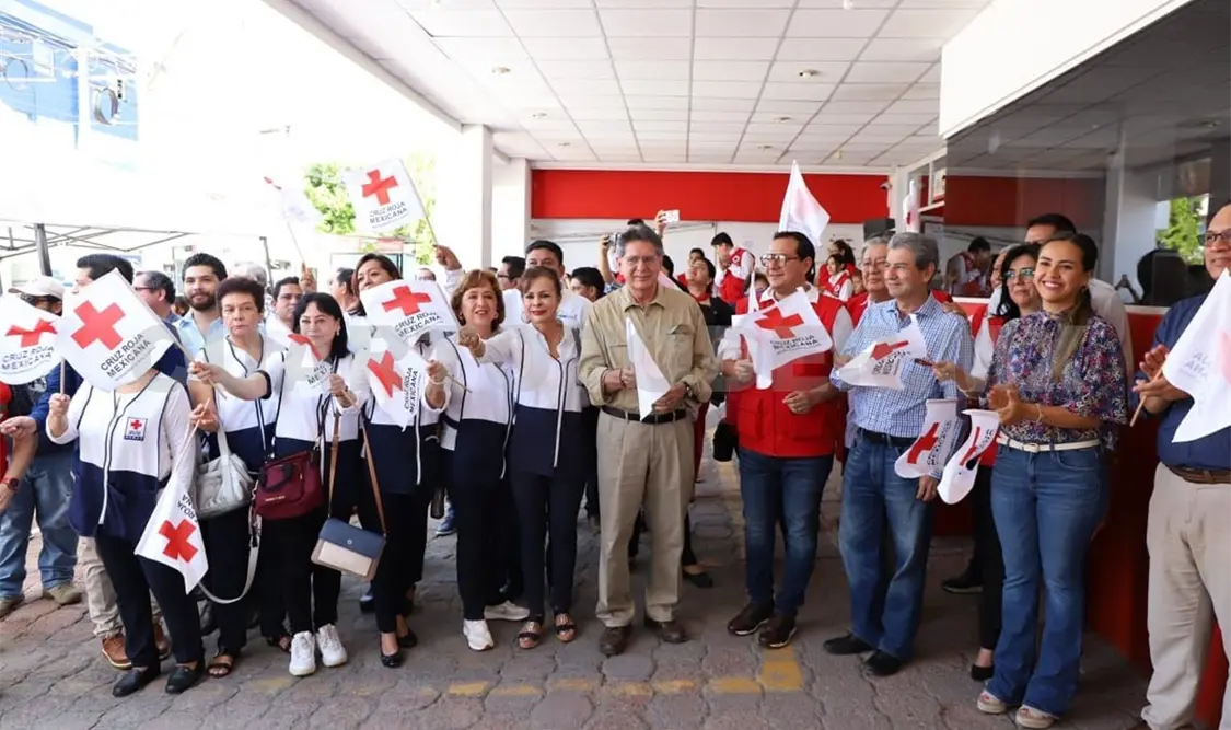 Asiste edil a entrega de unidad de emergencia de la Cruz Roja Mexicana