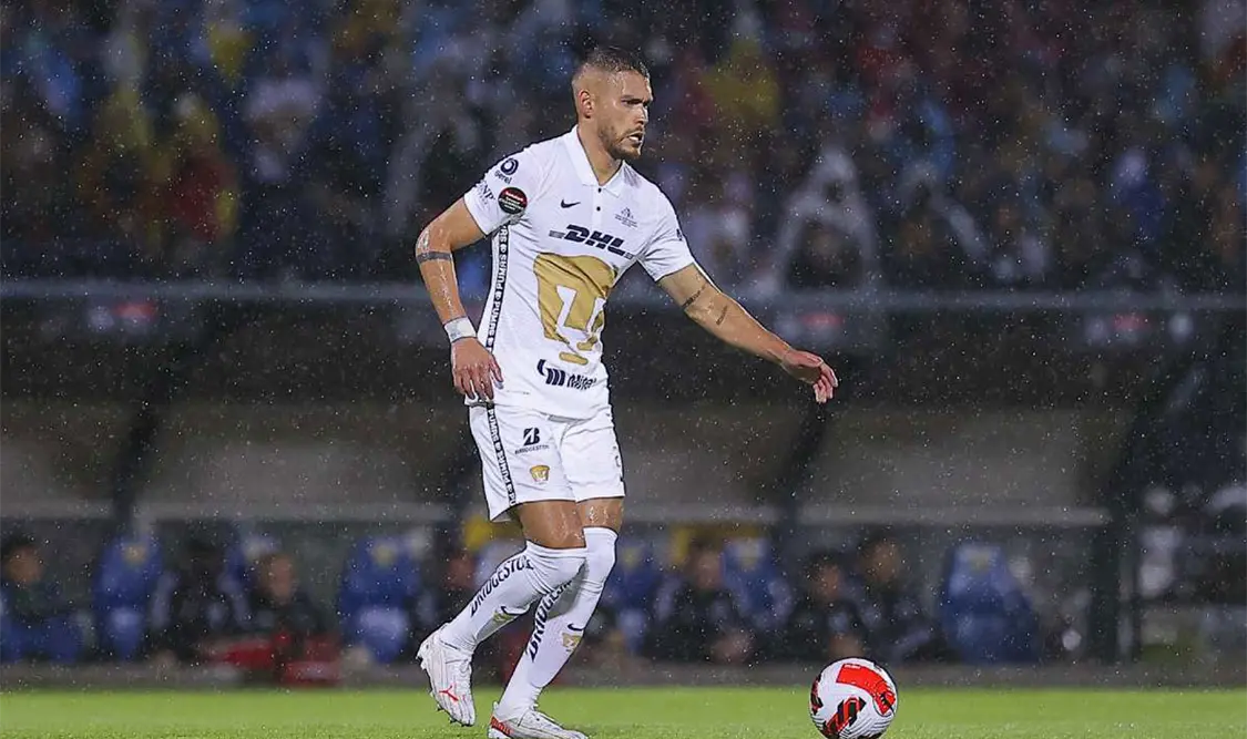 Pumas anuncia salida de Nicolás Freire