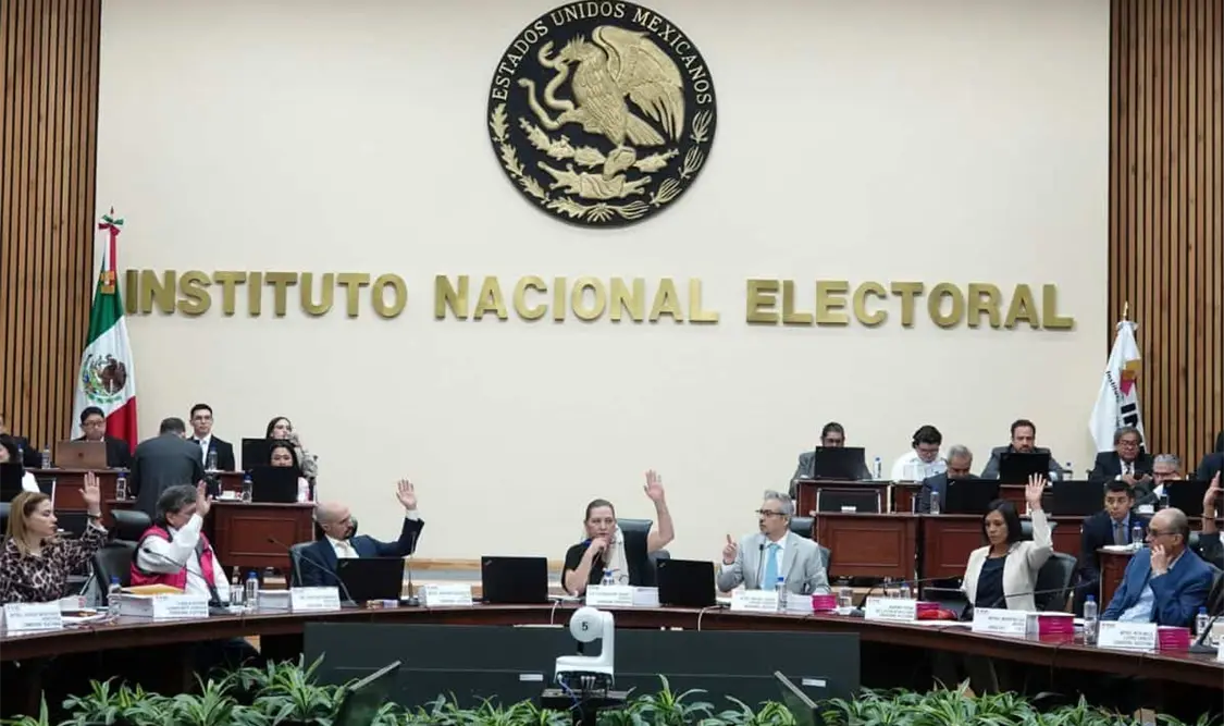 El INE propone establecer un tope de gastos de 34 millones 370 mil 666 pesos para los aspirantes de la 4T y la oposición. Cortesía