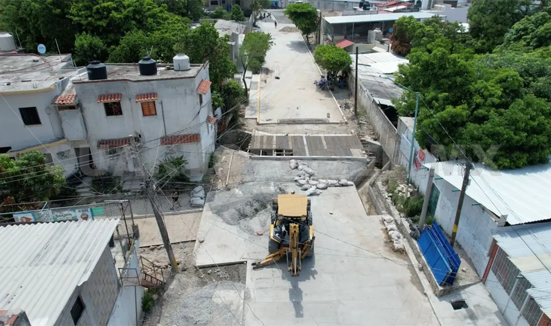 Supervisa edil avances del nuevo puente vehicular