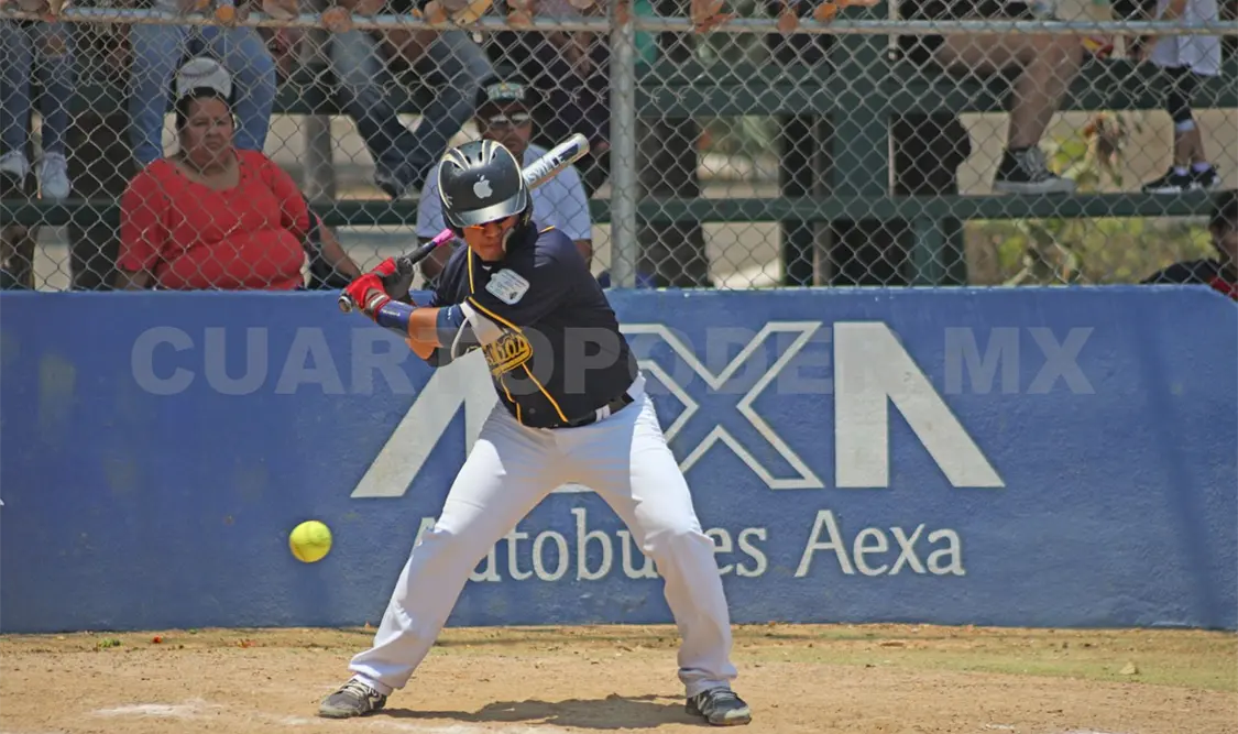 Van por el triunfo en el campo de pelota