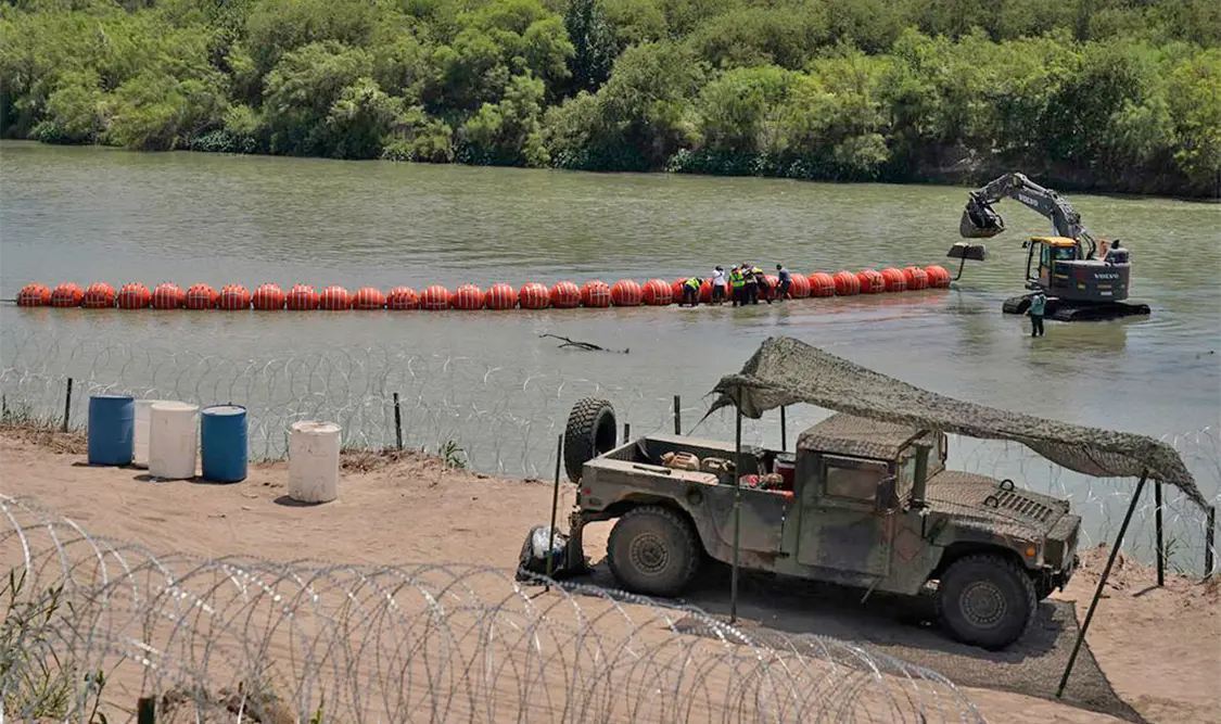 Muro flotante va contra política migratoria