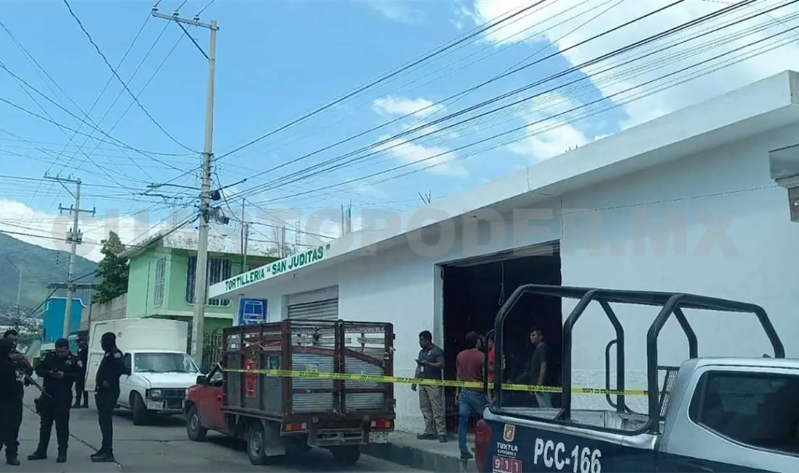 Asaltan bodega de refrescos y escapan con 30 mil pesos