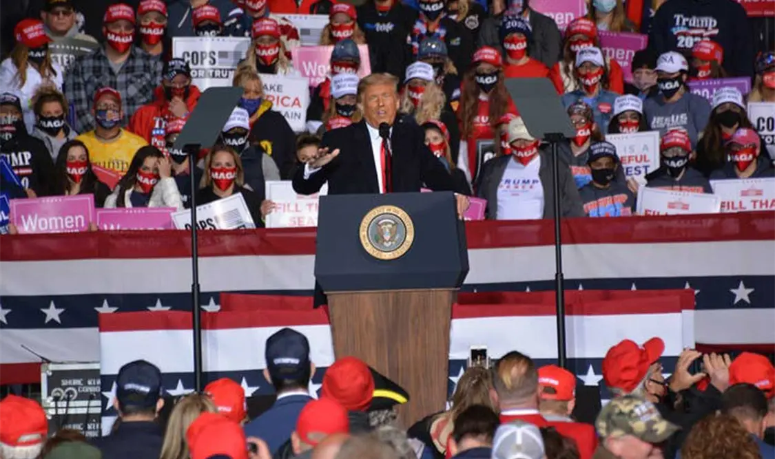 Los asistentes no dudaron en emitir abucheos cuando Trump se refería a Biden y aplaudieron a rabiar ante sus ataques. Cortesía