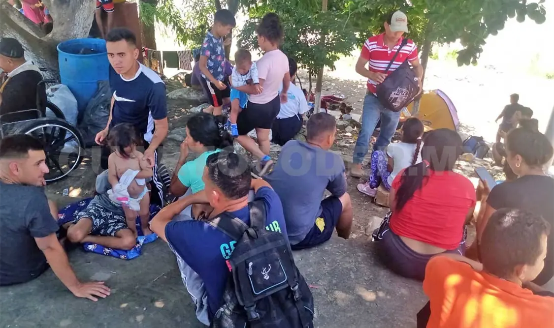 La concentración de migrantes rebasa a cualquier autoridad, denuncian. Ramón García / CP