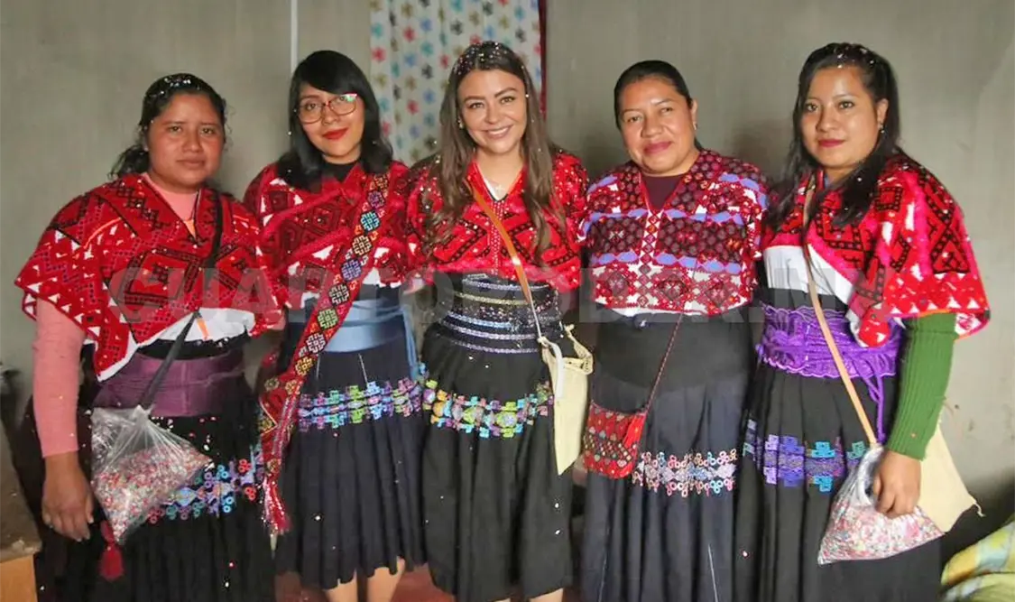 Sasil de León es recibida en la comunidad Majosik