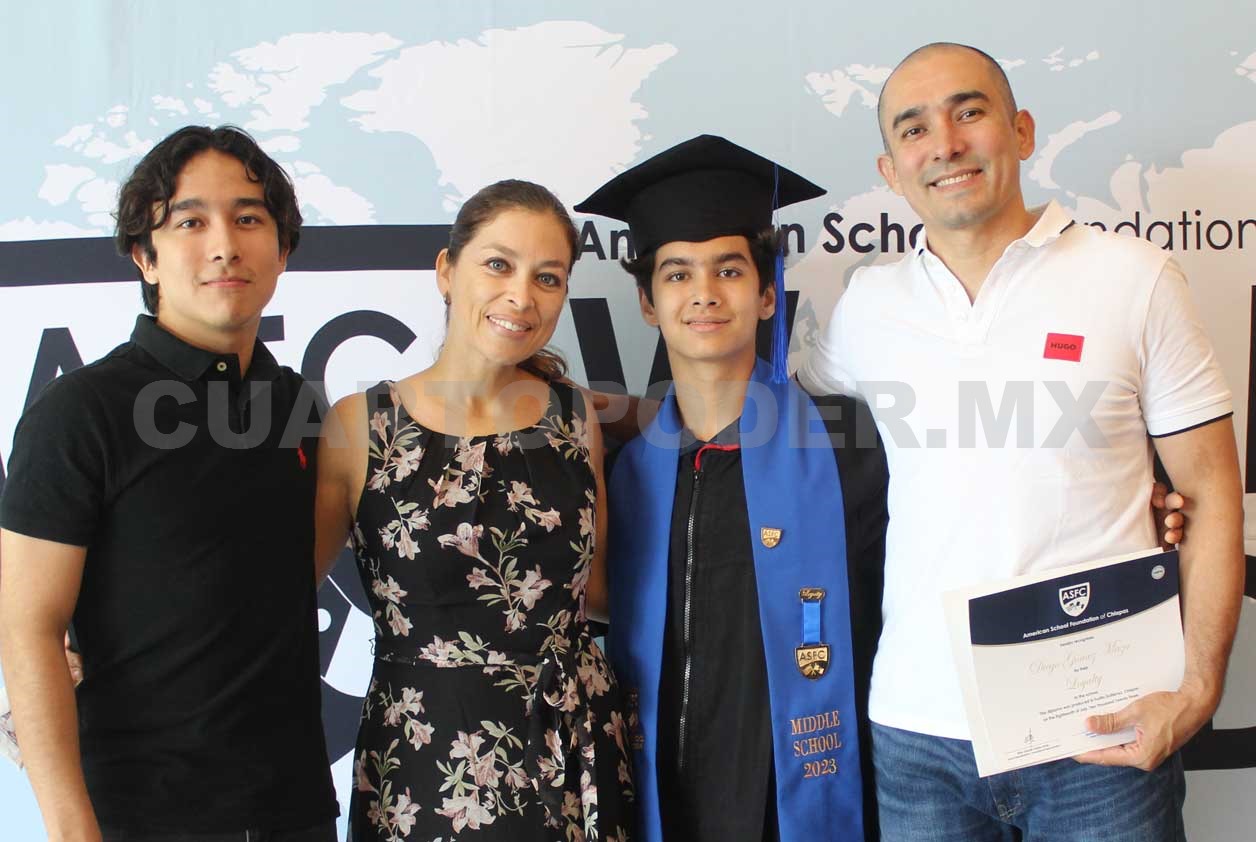 Emotiva ceremonia de graduación