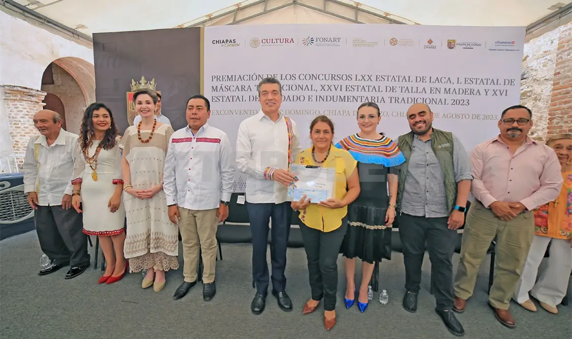Encabeza REC premiación de concursos artesanales