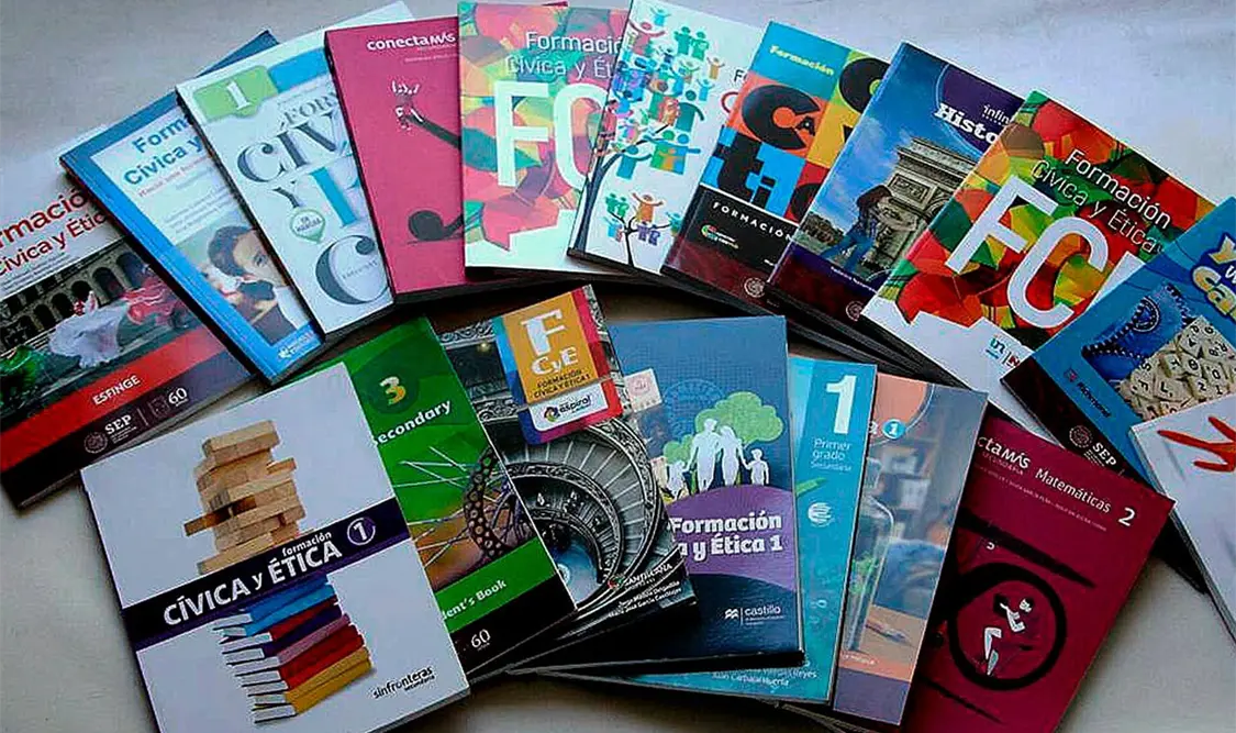 Libros no serán retirados, advierte AMLO