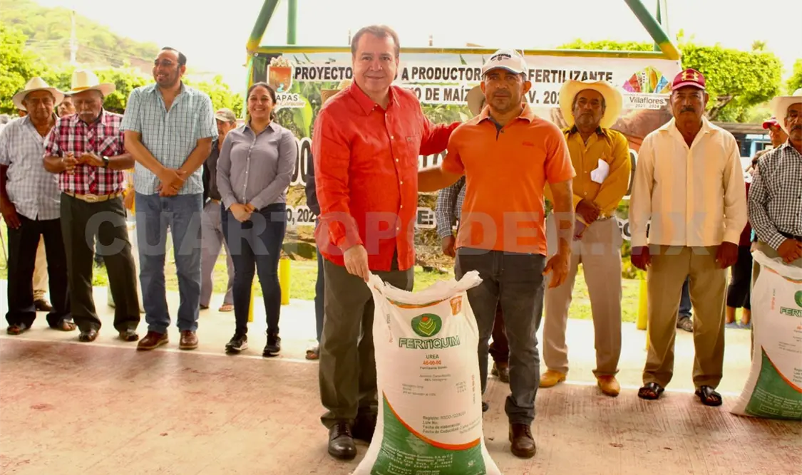 Mariano Rosales entrega apoyo a productores