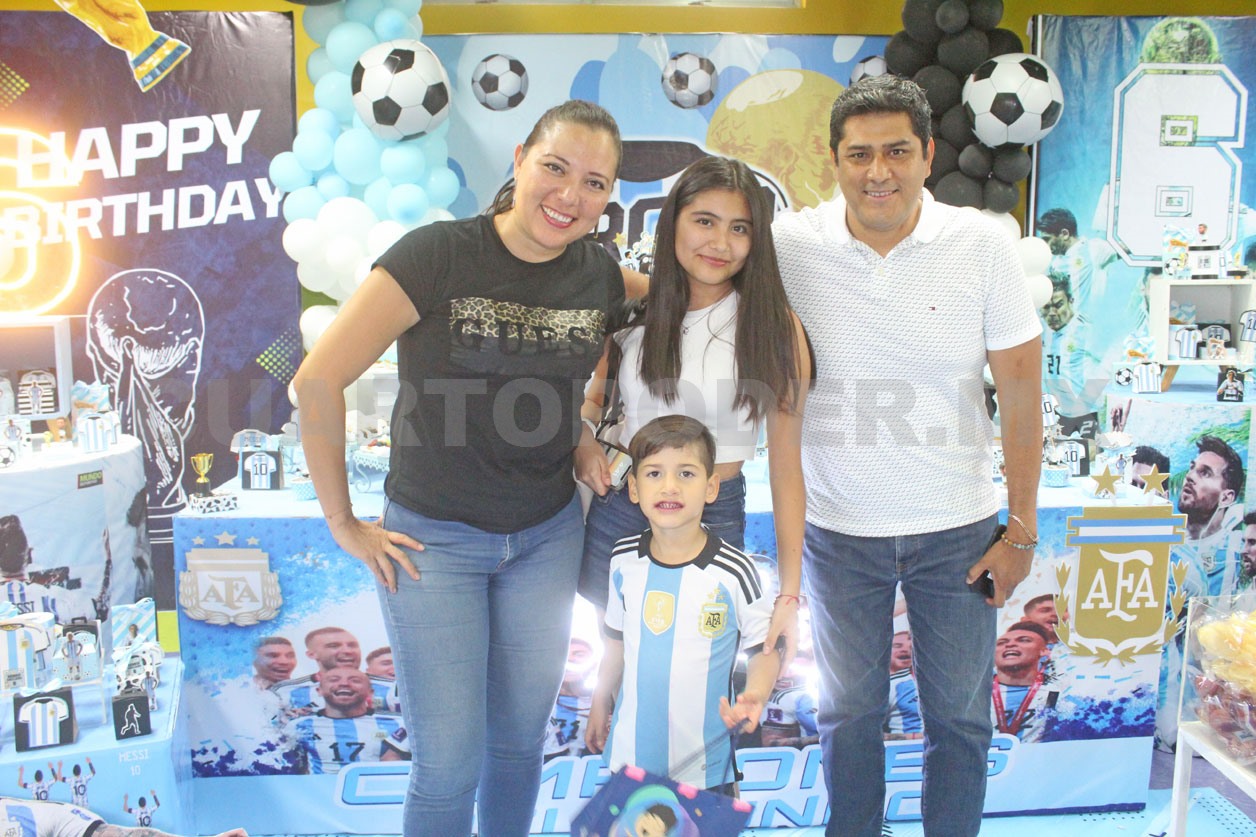 Fiesta futbolera para Sergio Emiliano