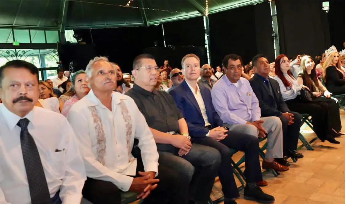 El exgobernador de Chiapas está en Los Ángeles para escuchar a los connacionales. Twitter