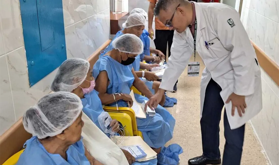 Miles de médicos del sector salud siguen trabajando por contratos temporales, afirmó Ayala. Cortesía