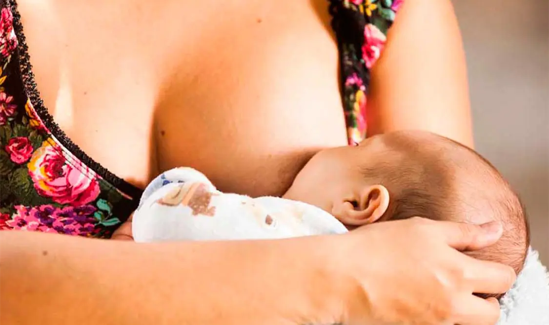 Con la lactancia materna, los bebés y las madres tendrán menor riesgo de sufrir padecimientos. Cortesía