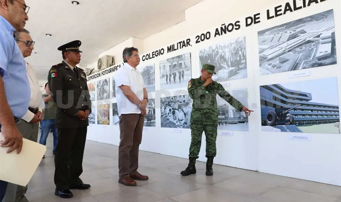 Instalan exposición fotográfica del Colegio Militar