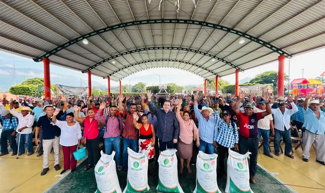 Mariano Rosales finaliza entrega de fertilizante urea