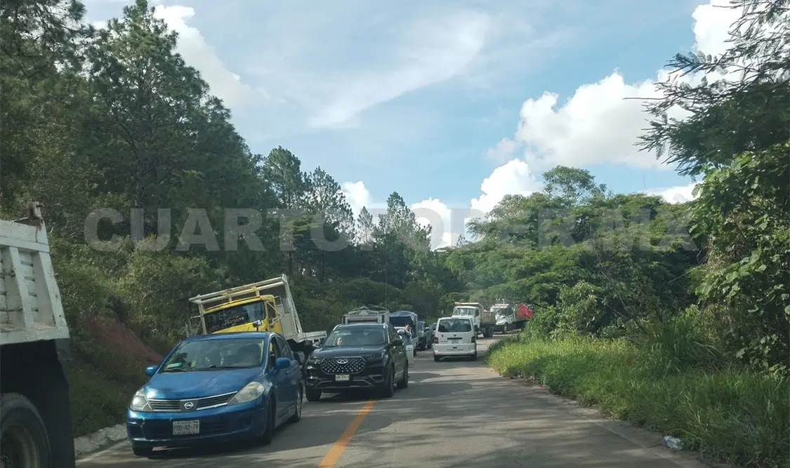 Incumplimiento de alcalde generó bloqueo carretero