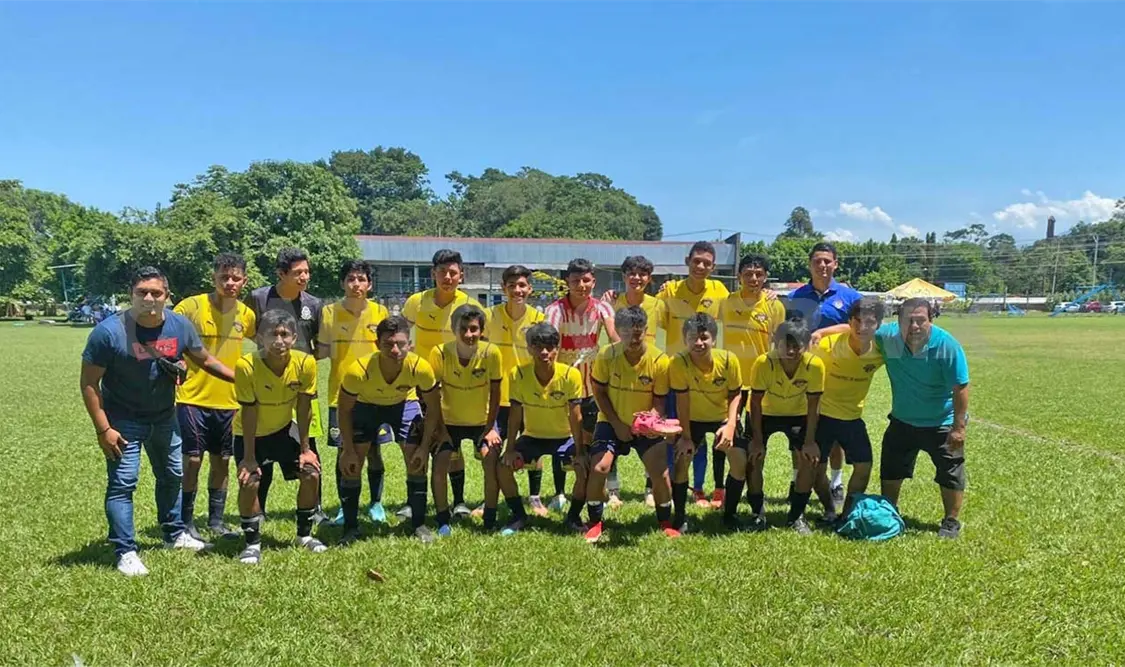 Por la corona del Torneo Zoé Water