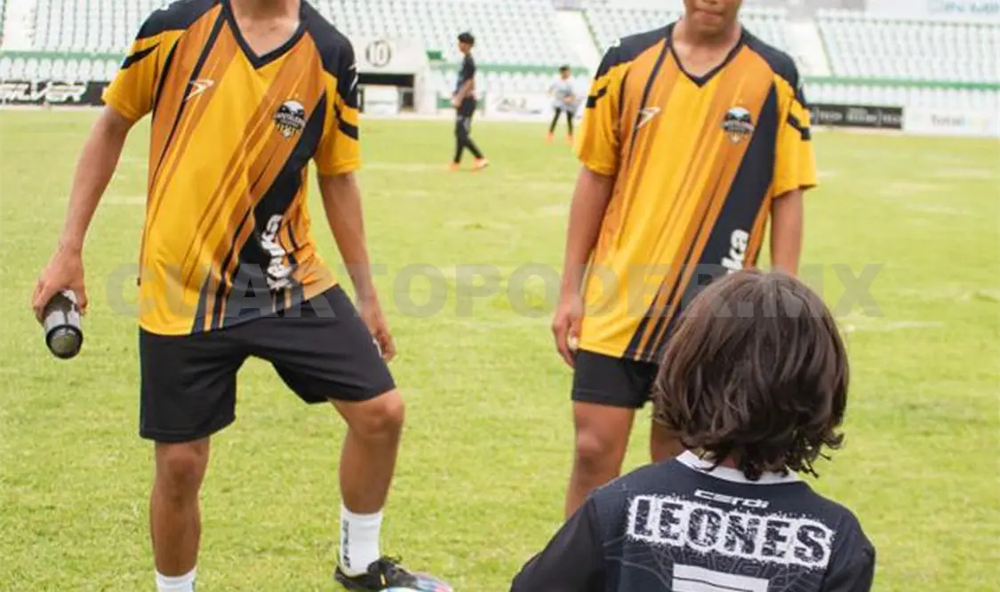 Conviven con equipos del Torneo Zoé Water