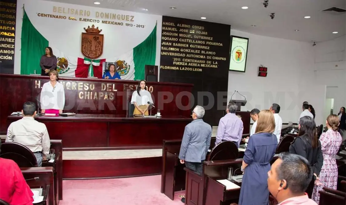 Impondrán medalla Rosario Castellanos a Roberto Gómez