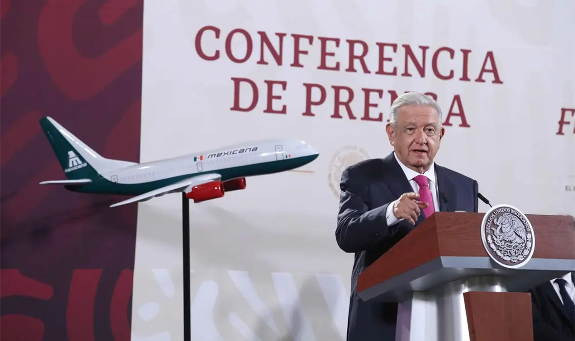 Desde las instalaciones del Palacio Nacional, el presidente acusó al juez Martín Santos Pérez de ser un juzgador de “consigna”. CP