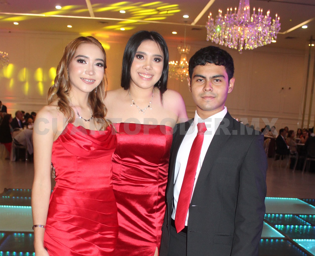 Cena gala con amigos