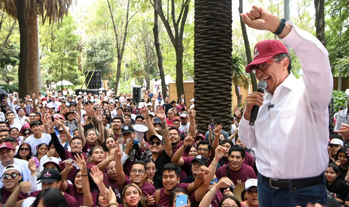 Ricardo Monreal indeciso sobre su futuro político