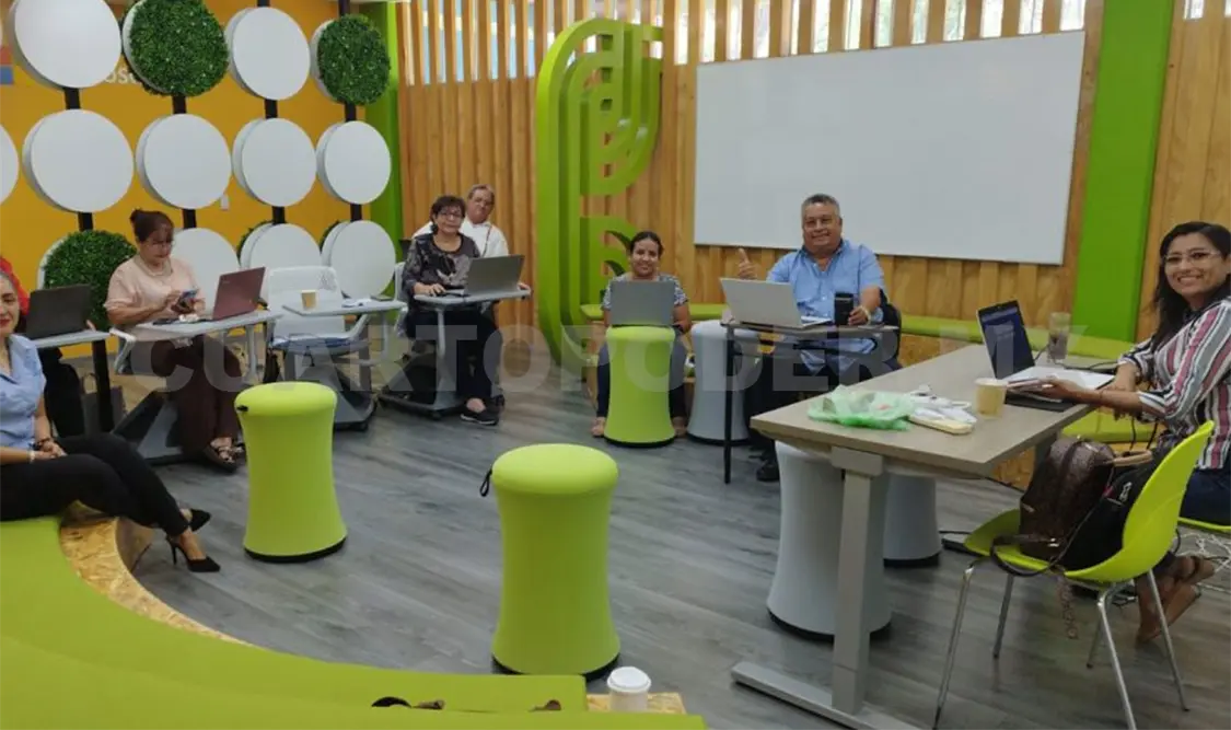 Menores de edad concluyen taller multidisciplinario