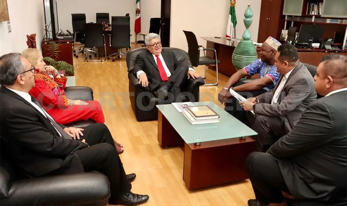 Recibe Plácido Morales al príncipe de Camerún