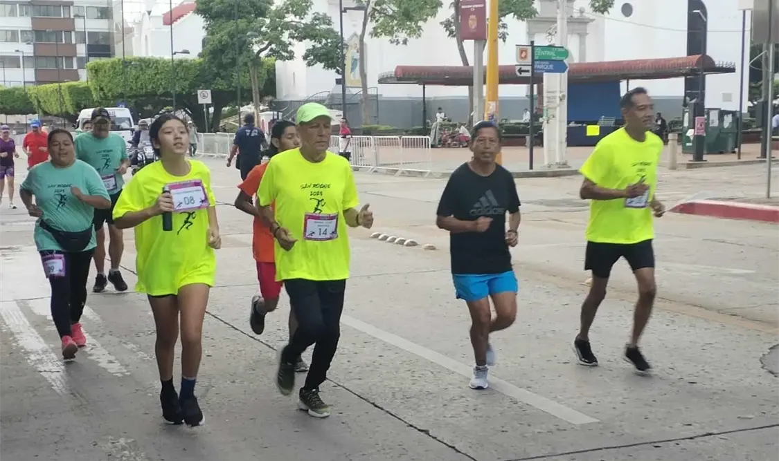 Los corredores pasaron un rato agradable haciendo deporte, en una carrera de convivencia. Cortesía