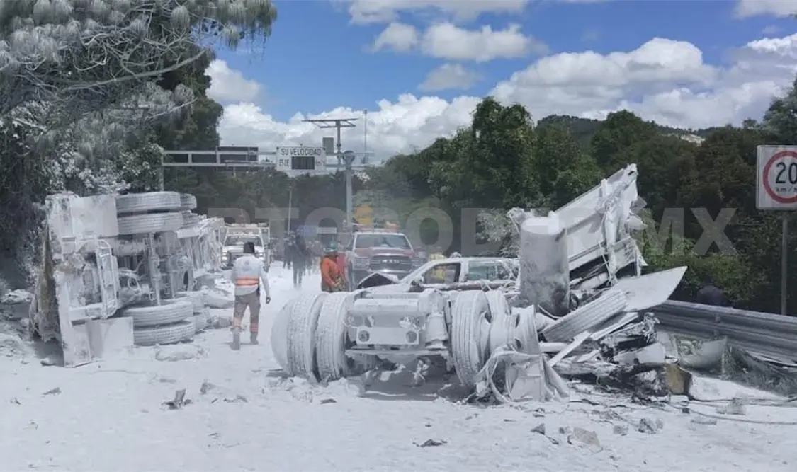 Nueve heridos al volcar tráiler sin frenos en SCLC